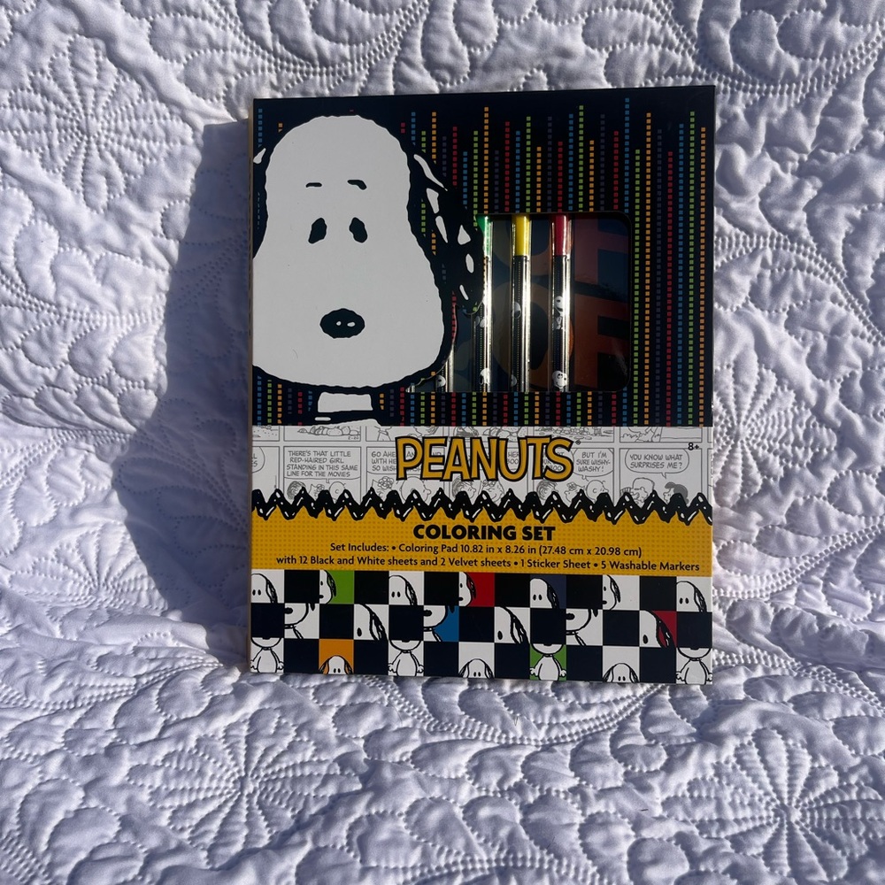 Peanuts Coloring Set with Markers
